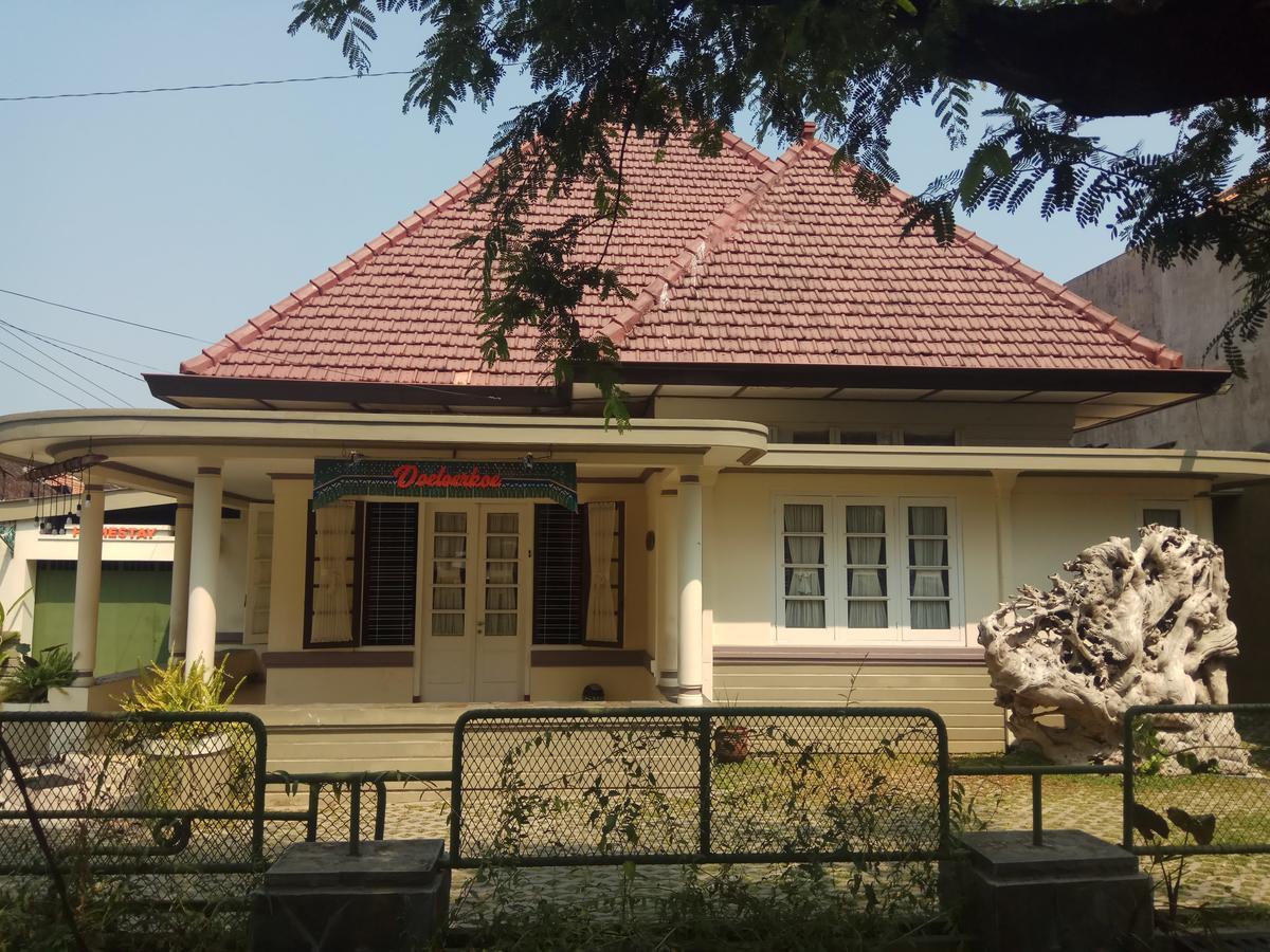 Surakarta  Doeloerkoe Homestay מראה חיצוני תמונה