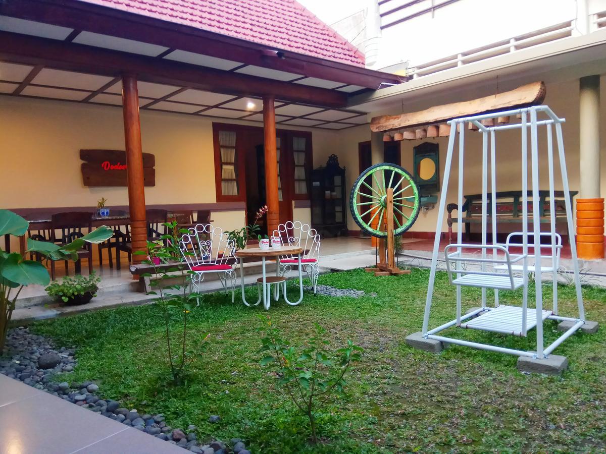 Surakarta  Doeloerkoe Homestay מראה חיצוני תמונה