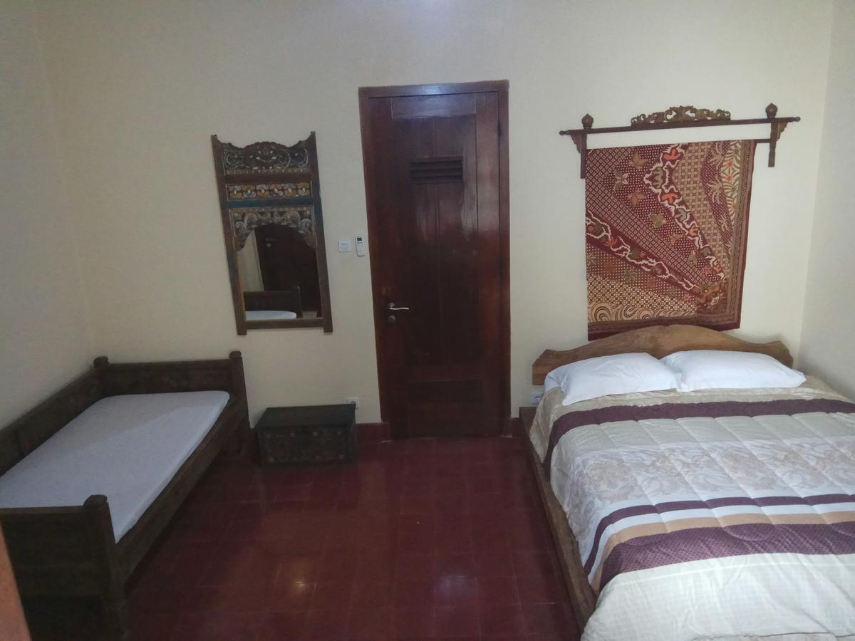 Surakarta  Doeloerkoe Homestay מראה חיצוני תמונה