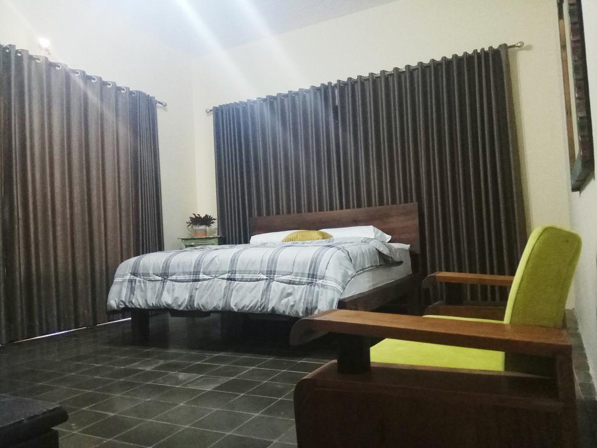 Surakarta  Doeloerkoe Homestay מראה חיצוני תמונה