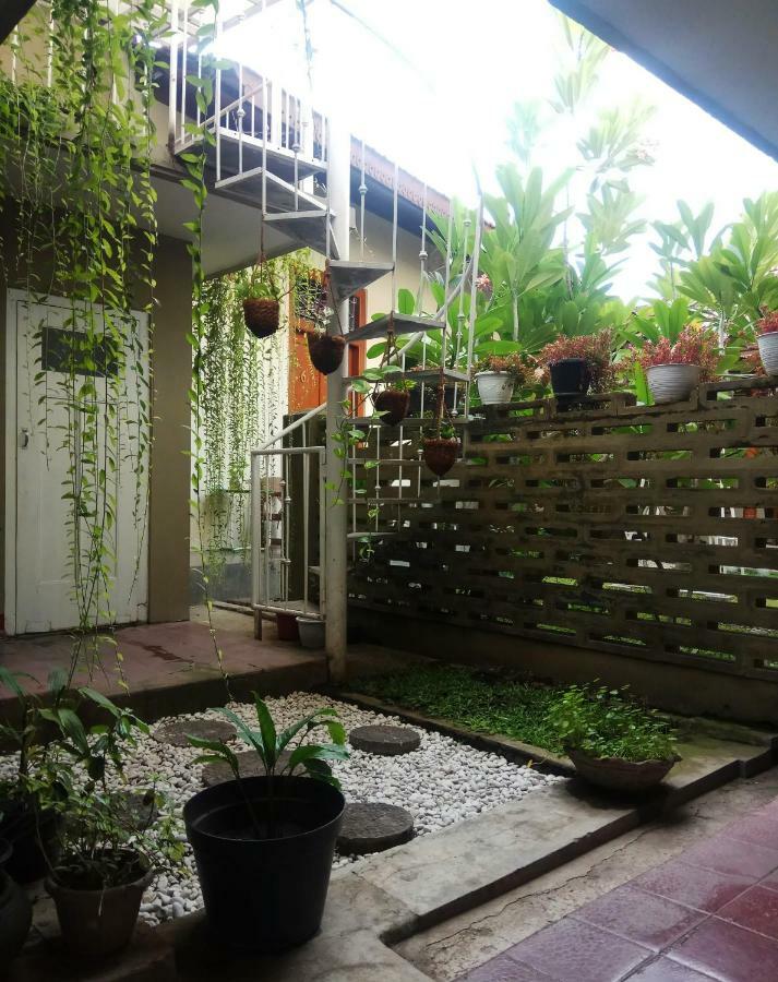 Surakarta  Doeloerkoe Homestay מראה חיצוני תמונה